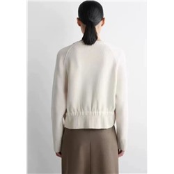 Утолщенный вязаный кардиган в непринужденном стиле