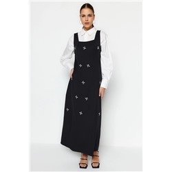 TRENDYOL MODEST Siyah Taş İşleme Detaylı Kare Yaka Dokuma Jile Elbise TCTSS23EB00157