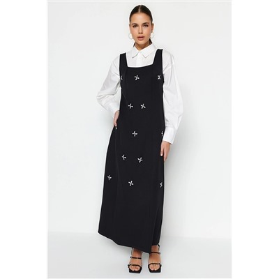 TRENDYOL MODEST Siyah Taş İşleme Detaylı Kare Yaka Dokuma Jile Elbise TCTSS23EB00157