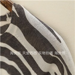 Женский лёгкий вязаный пуловер , анималистический принт ZAR*A