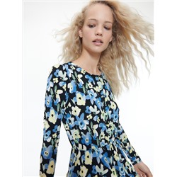 Minikleid mit Rüschen