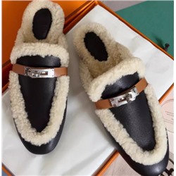 Меховые тапочки