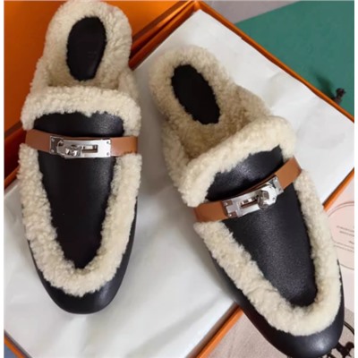 Меховые тапочки