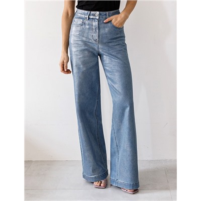 Джинсы-трубы с металлизированным покрытием