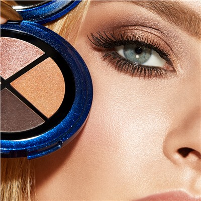 wonder woman from another planet eyeshadow palette