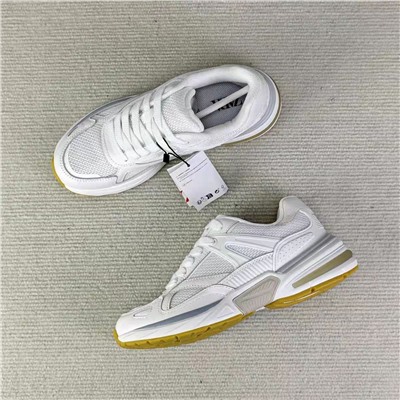 Женские кожаные кроссовки  ЗАР*А