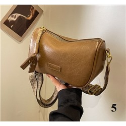 Сумка очень качественно сделана, ни одной нитки не торчит, просто восторг🔥