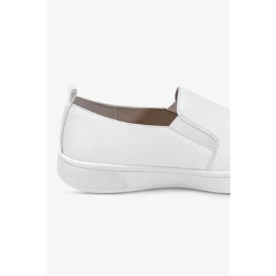 Savvy Women's Vanna Slip Resistant Slip-on Shoe