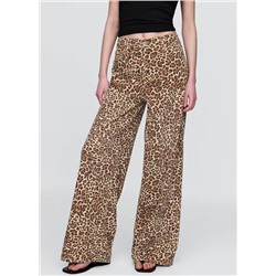Mid Rise UltraSoft Leopard Baggy Jeans