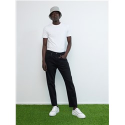 Джинсы-морковки с зауженными штанинами