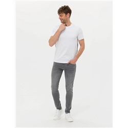 Beyaz Slim Fit Yandan Baskılı Bisiklet Yaka Tişört