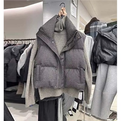 Женский короткий жилет без рукавов с воротником-стойкой