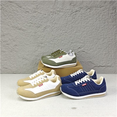 Женские спортивные кроссовки