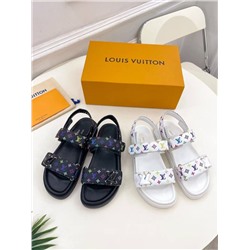 Женские шлепки и босоножки