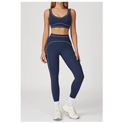 Легкий женский спортивный костюм