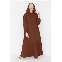 TRENDYOL MODEST Kahverengi Dik Yaka Krinkıl Geniş Kalıp Dokuma Elbise TCTSS22EB00171