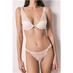 Braga brasileña encaje blanca