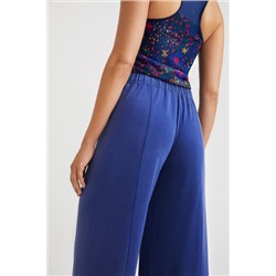 Pantalón cropped pata ancha