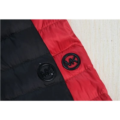 Легкая женская куртка с капюшоном М КОР*С