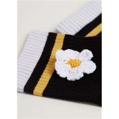 Kurze Sportsocken mit Häkeldetail