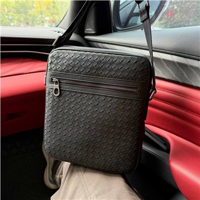 Мужская сумка-почтальон   Botteg*a Venet*a