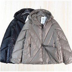 Женская стеганая куртка с капюшоном