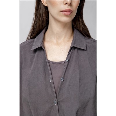 Серая блузка с углообразным вырезом