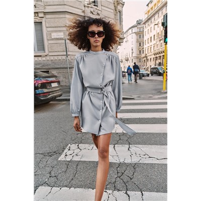 VESTIDO CORTO EFECTO PIEL CINTURÓN