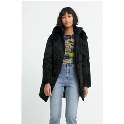 Chaqueta slim acolchada capucha
