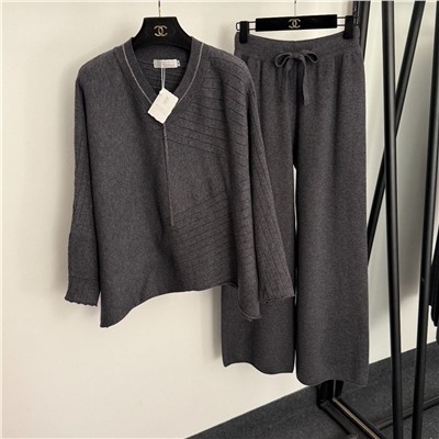 Женский вязаный костюм в полоску с кисточками  Brunell*o Cucinell*i