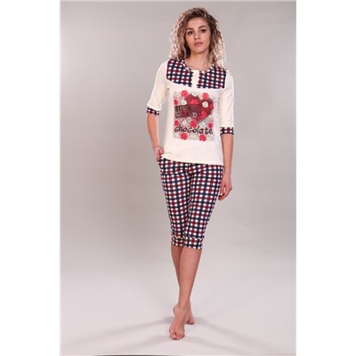 Костюм женский с бриджами и футболкой 81