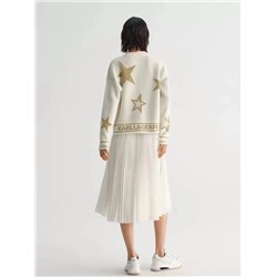 Karl Lagerfel*d 🌟коллекция 2024⚡️ трендовый теплый свитер из смеси овечий шерсти. Яркая пятиконечная звезда и буквенный жаккард выглядят очень стильно.. цена на бирке 299 💵 экспорт!