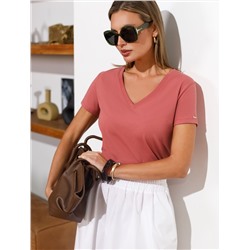 Футболка из премиального хлопка с V-образным вырезом