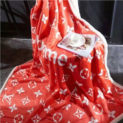 Пледы велюр  Размеры :  150*200cm