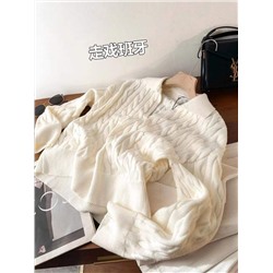 Женский пуловер с V-образным вырезом горловины  Bershk*a