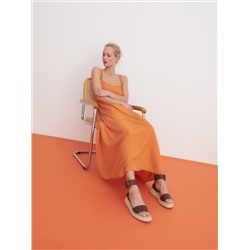 Kleid mit hohem Viskoseanteil