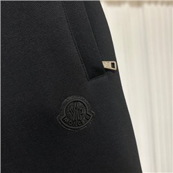 Костюм. Mon  L ширина плеч 46 обхват груди 110 длина 69 длина рукава 63 L обхват талии 74 длина брюк 99