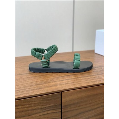 Женские босоножки на плоской подошве   ЗЕ РО*У