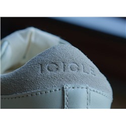 Женские матовые кожаные кроссовки  с круглым носом