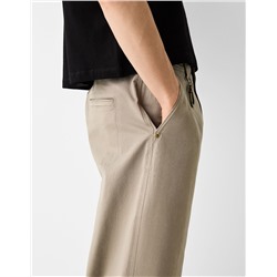 Skater-fit trousers with lobster clasp