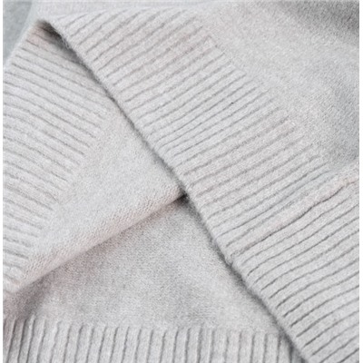 Женский вязаный свитер