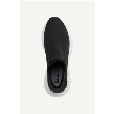 ZHAVIA SLIP ON SNEAKER