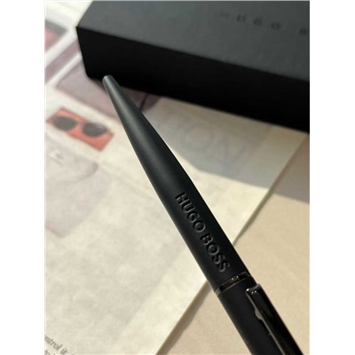 Шариковая ручка  Hug*o Bos*s   Loo*p Iconi*c