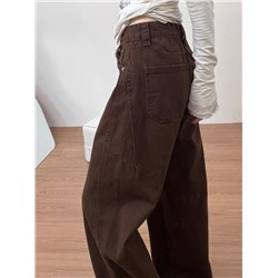 Женские джинсы интересного покроя  В коричневом цвете