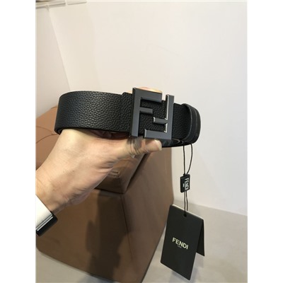 Стильный кожаный ремень   FEND*I