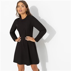 Платье приталенное, Любовь с первого платья