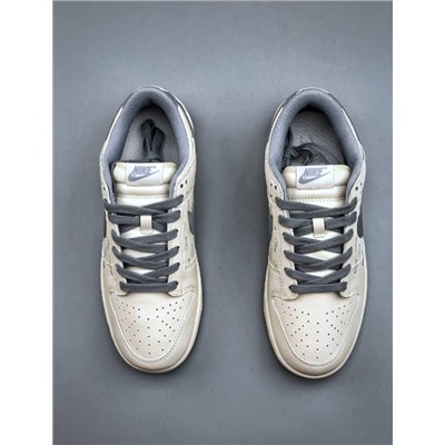 Nike SB Dunk Low x Stussy