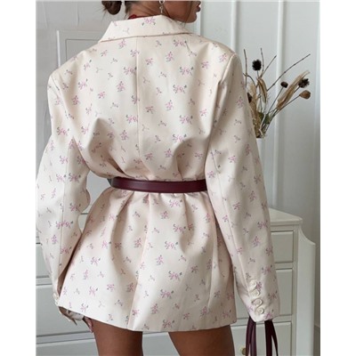 Симпатичный весенний пиджак