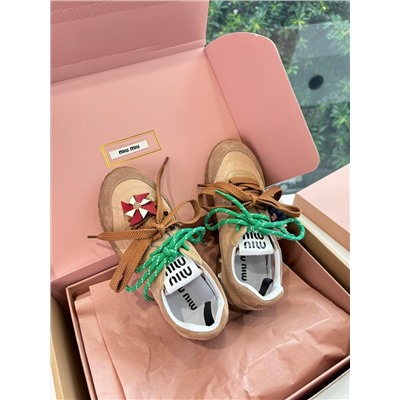 Кроссовки качество  люкс натуральная кожа