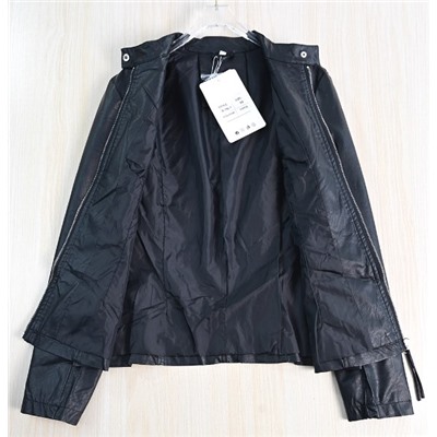 Женская курткаиз мягкой искусственной кожи с воротником-стойкой